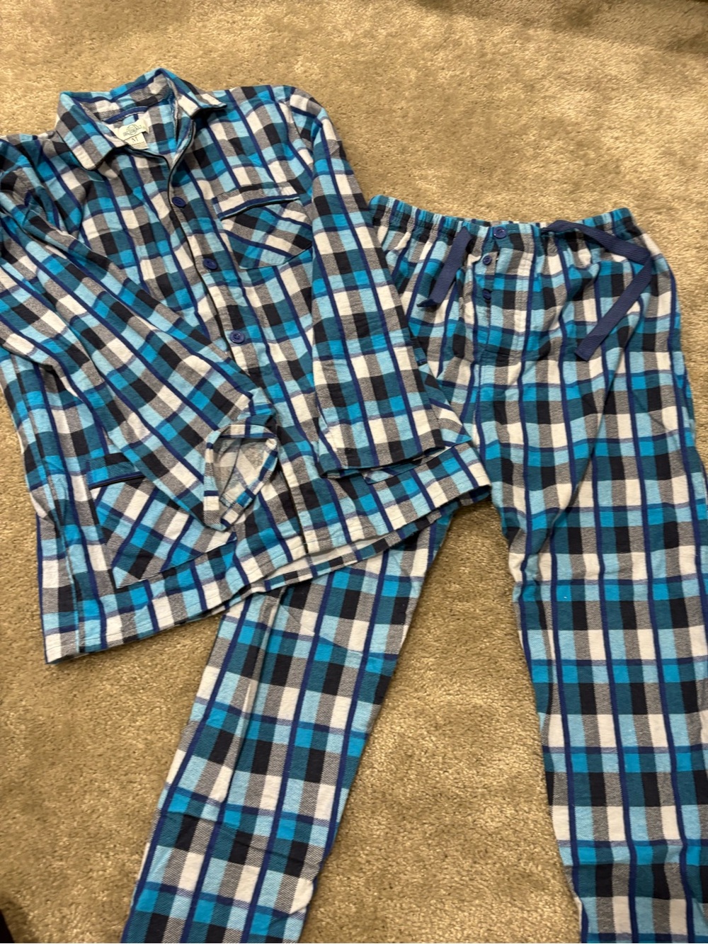Global brand flannel cotton pajamas, button down top matching pants